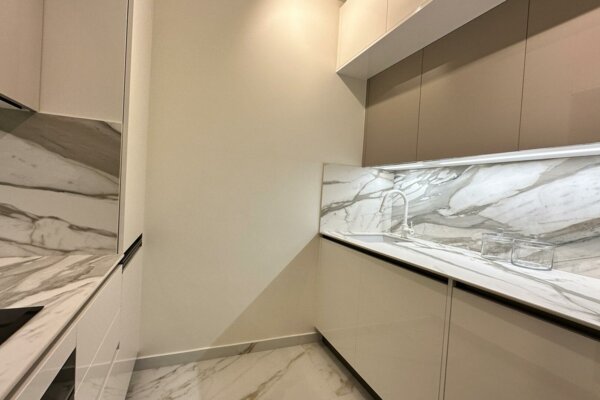 MONACO CARRÉ D'OR 2 PIECES EN USAGE MIXTE AVEC CAVE ET PARKING