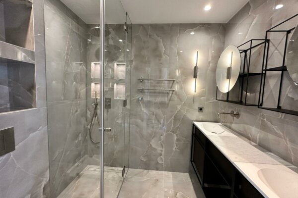 MONACO CENTRE RIVIERA PALACE 4 PIECES RENOVE MEUBLE MIXTE