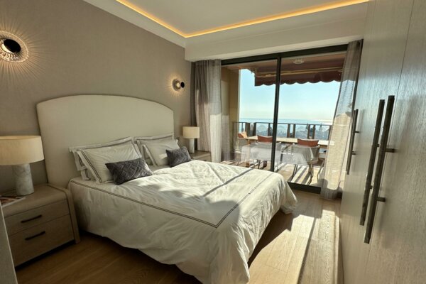 MONACO CENTRE RIVIERA PALACE 4 PIECES RENOVE MEUBLE MIXTE